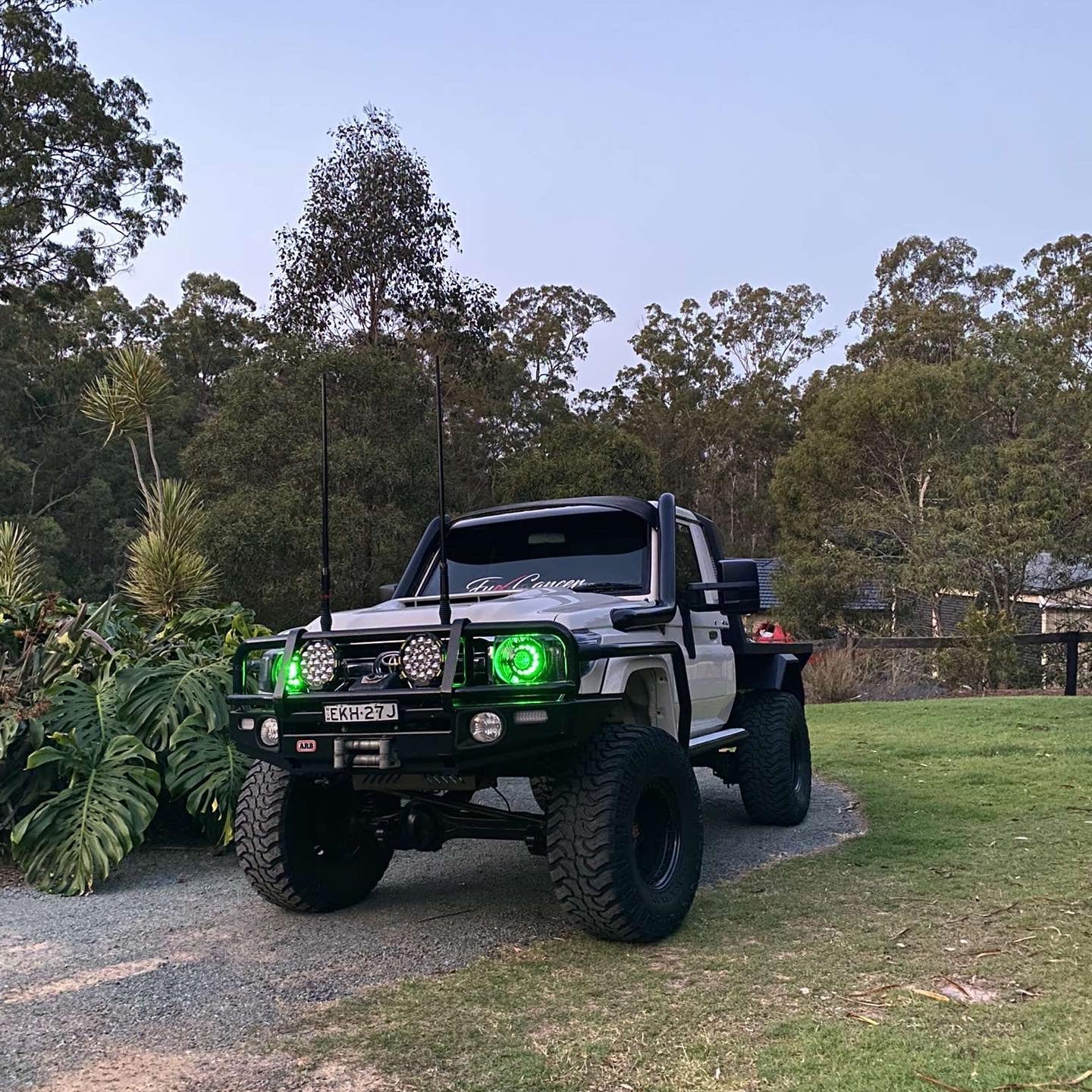 79 Series Land Cruiser RGBW Turbines
