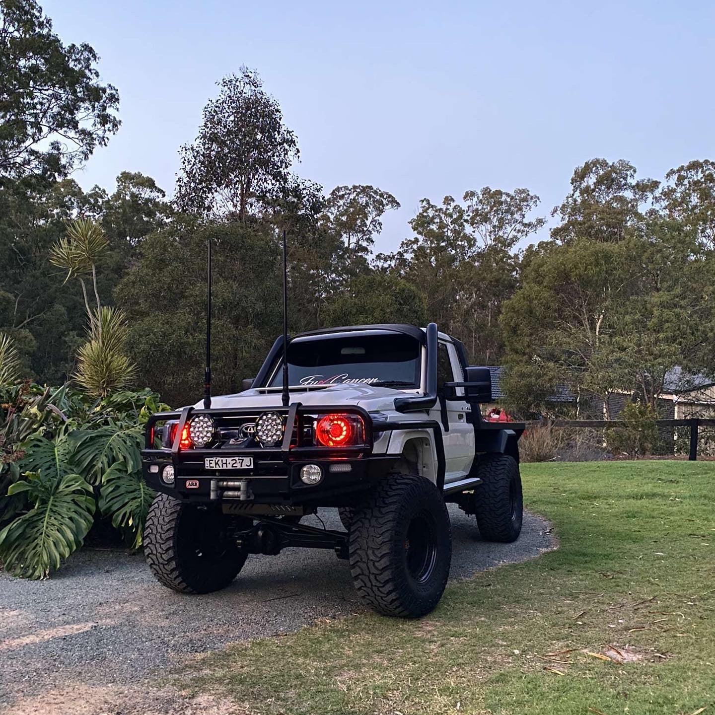 79 Series Land Cruiser RGBW Turbines