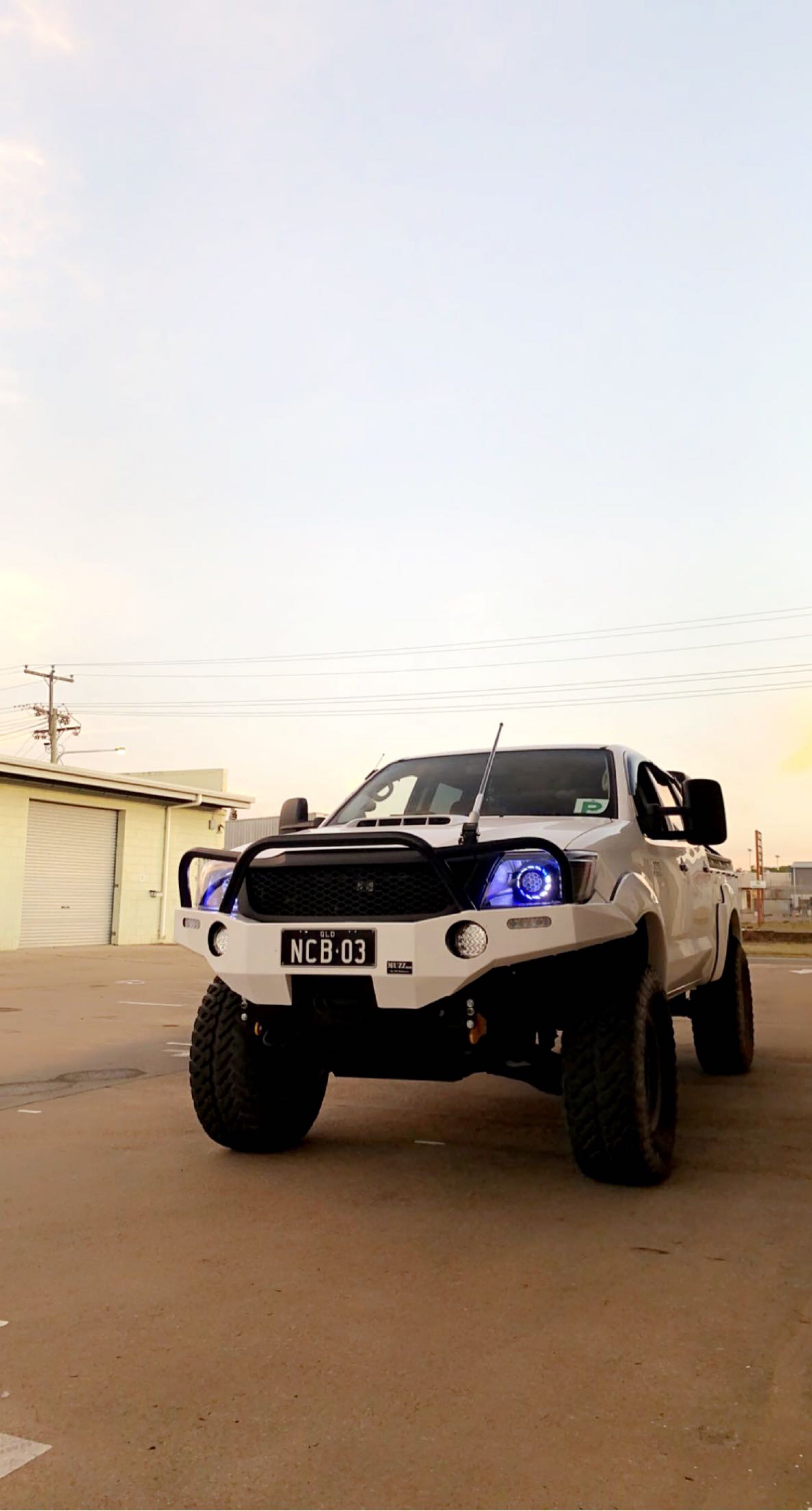 Face Lift N70 Hilux RGBW Turbines